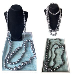🚨 New Chico’s Silver/Gray Long Bead Necklace